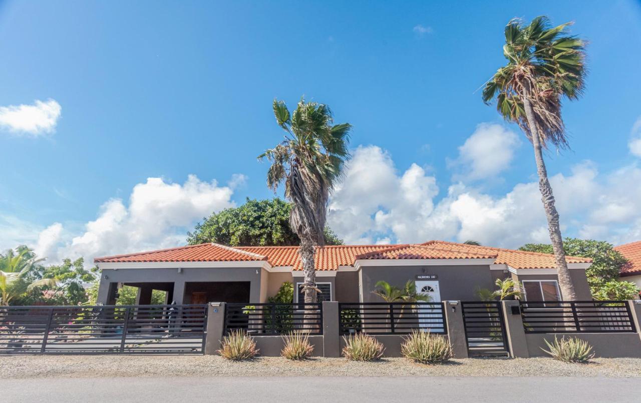 Lama Y Solo Unique Private Room Walking Distance To The Beach Палм Бийч Екстериор снимка