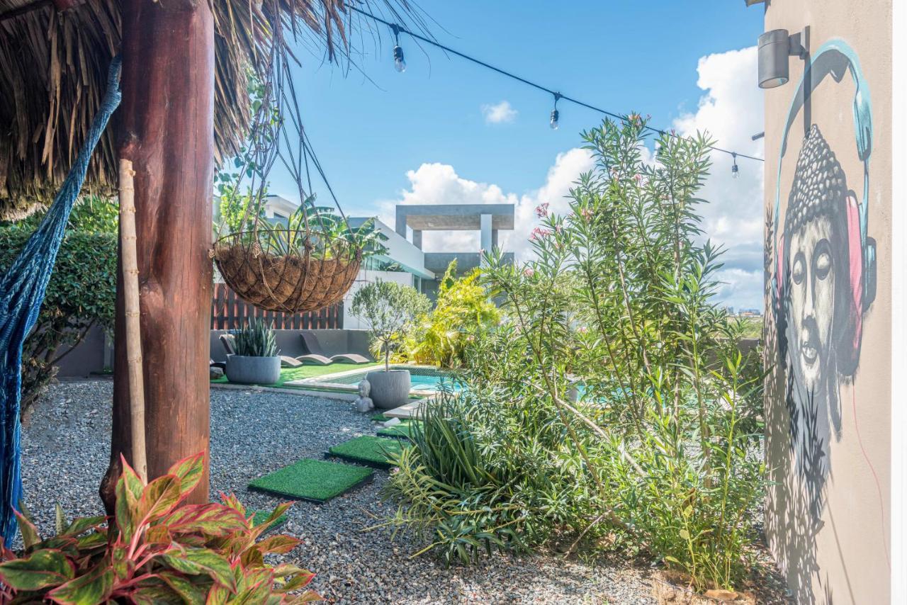 Lama Y Solo Unique Private Room Walking Distance To The Beach Палм Бийч Екстериор снимка