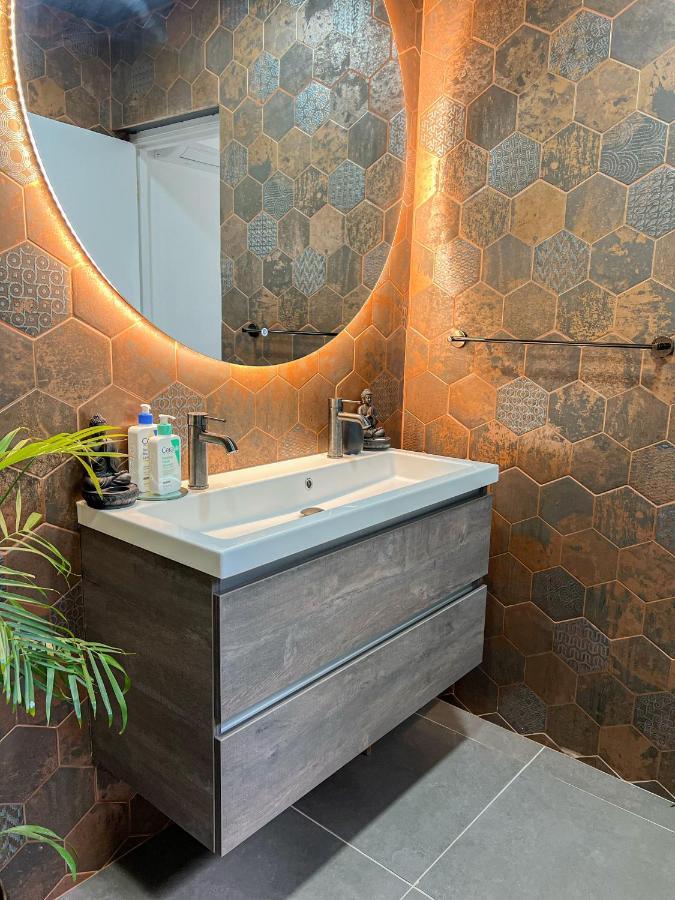 Lama Y Solo Unique Private Room Walking Distance To The Beach Палм Бийч Екстериор снимка
