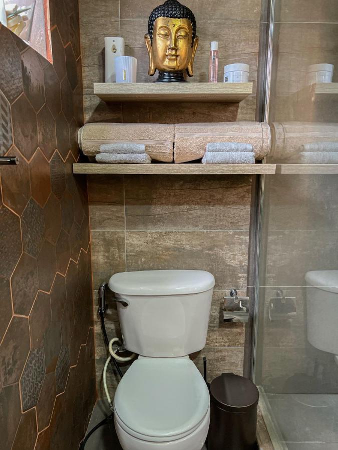 Lama Y Solo Unique Private Room Walking Distance To The Beach Палм Бийч Екстериор снимка