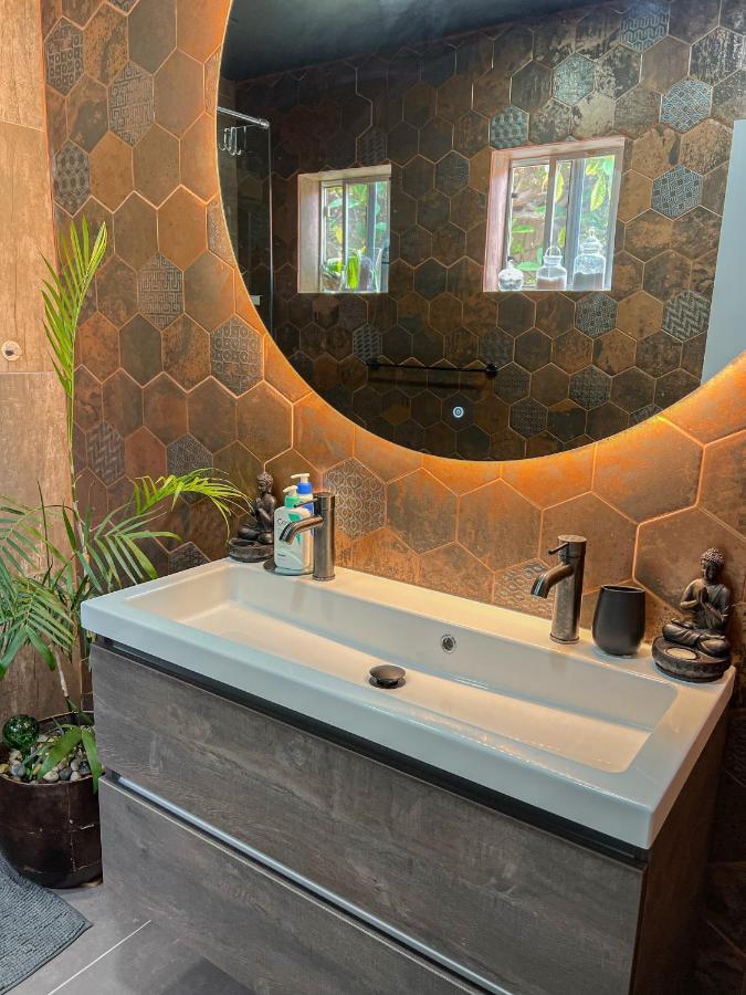 Lama Y Solo Unique Private Room Walking Distance To The Beach Палм Бийч Екстериор снимка