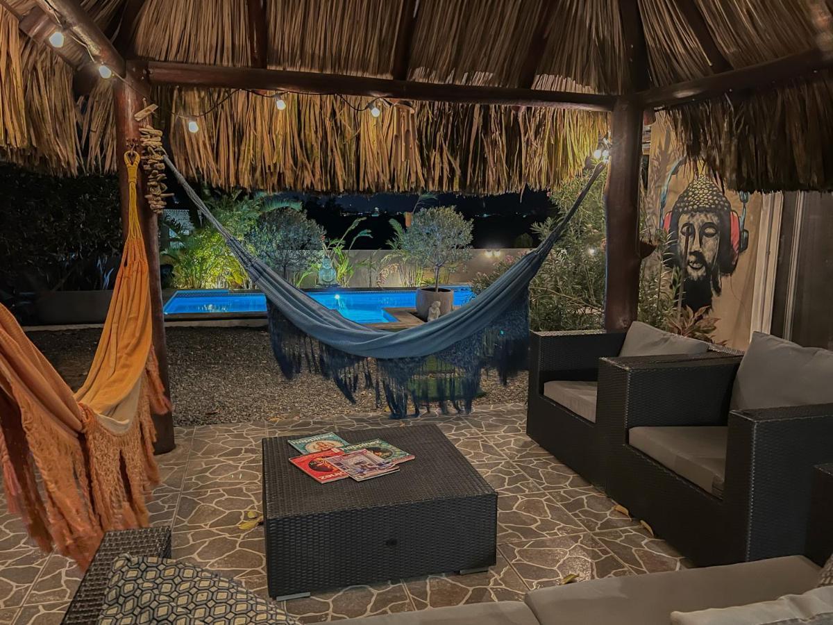 Lama Y Solo Unique Private Room Walking Distance To The Beach Палм Бийч Екстериор снимка