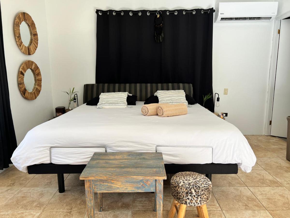 Lama Y Solo Unique Private Room Walking Distance To The Beach Палм Бийч Екстериор снимка